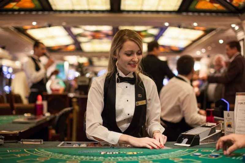 Dealer poker là gì? Kỹ năng cần có của một dealer giỏi 4 Dealer giỏi biết làm chủ cảm xúc